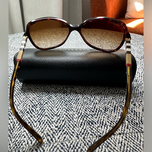 Burberry Butterfly Sunglasses - Picture 5 of 6